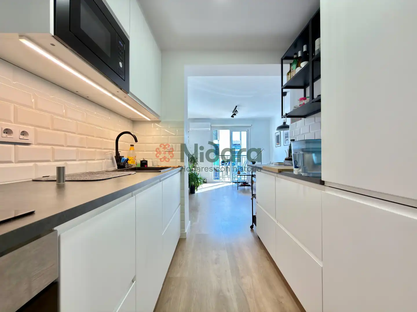 Kitchen of Flat for sale in Barcelona  with Air Conditioner, Heating and Parquet flooring