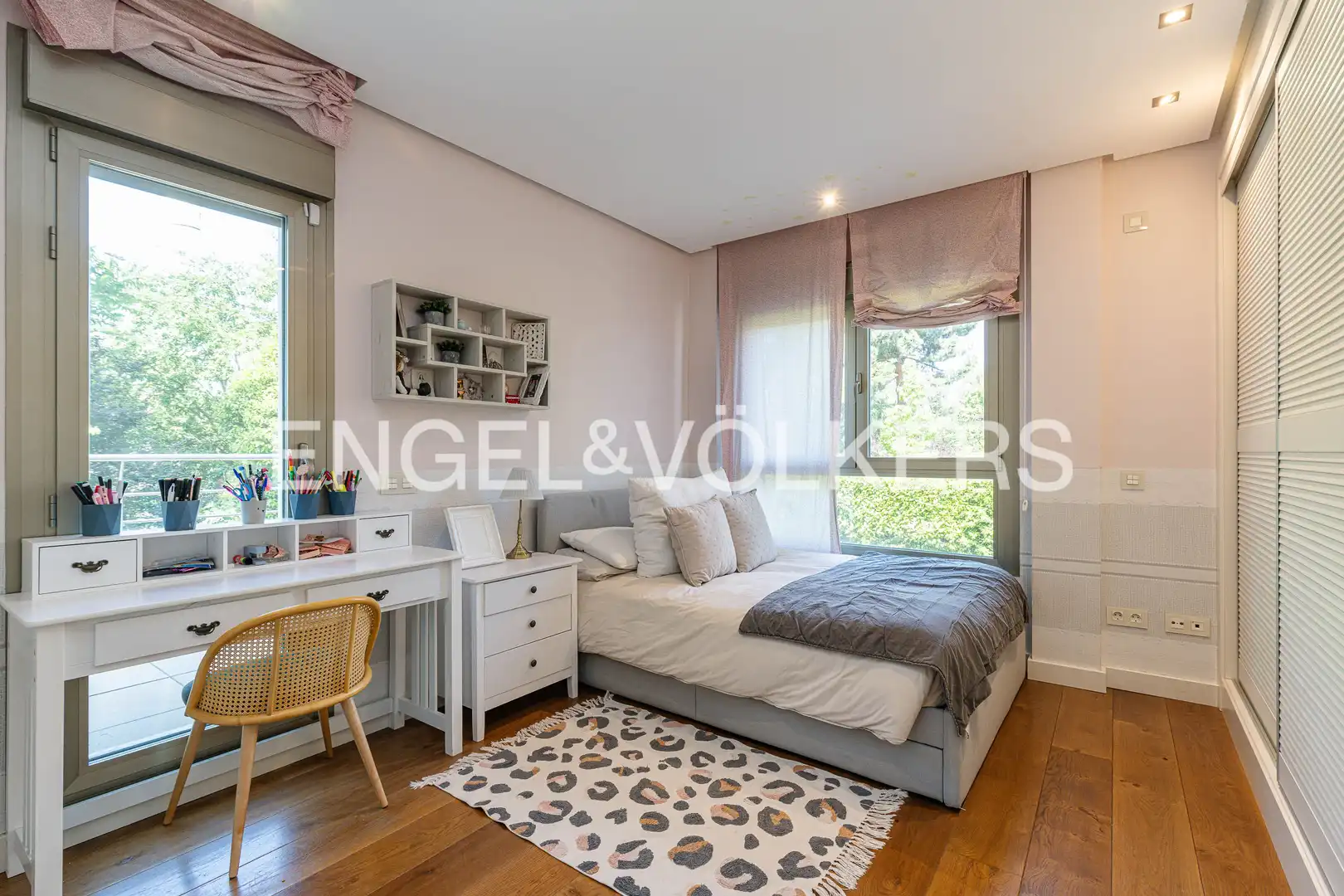Habitación de Casa adosada de alquiler en Madrid con Aire acondicionado, Calefacción y Jardín privado