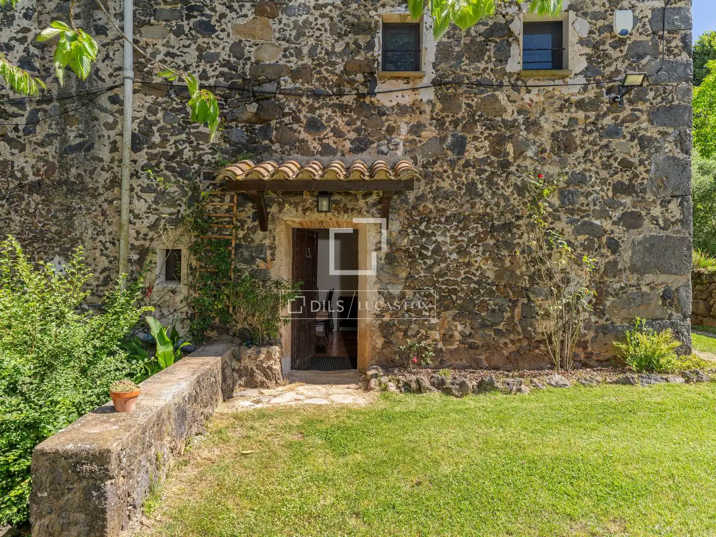Vista exterior de Finca rústica en venda en Vilademuls amb Aire condicionat, Jardí privat i Traster