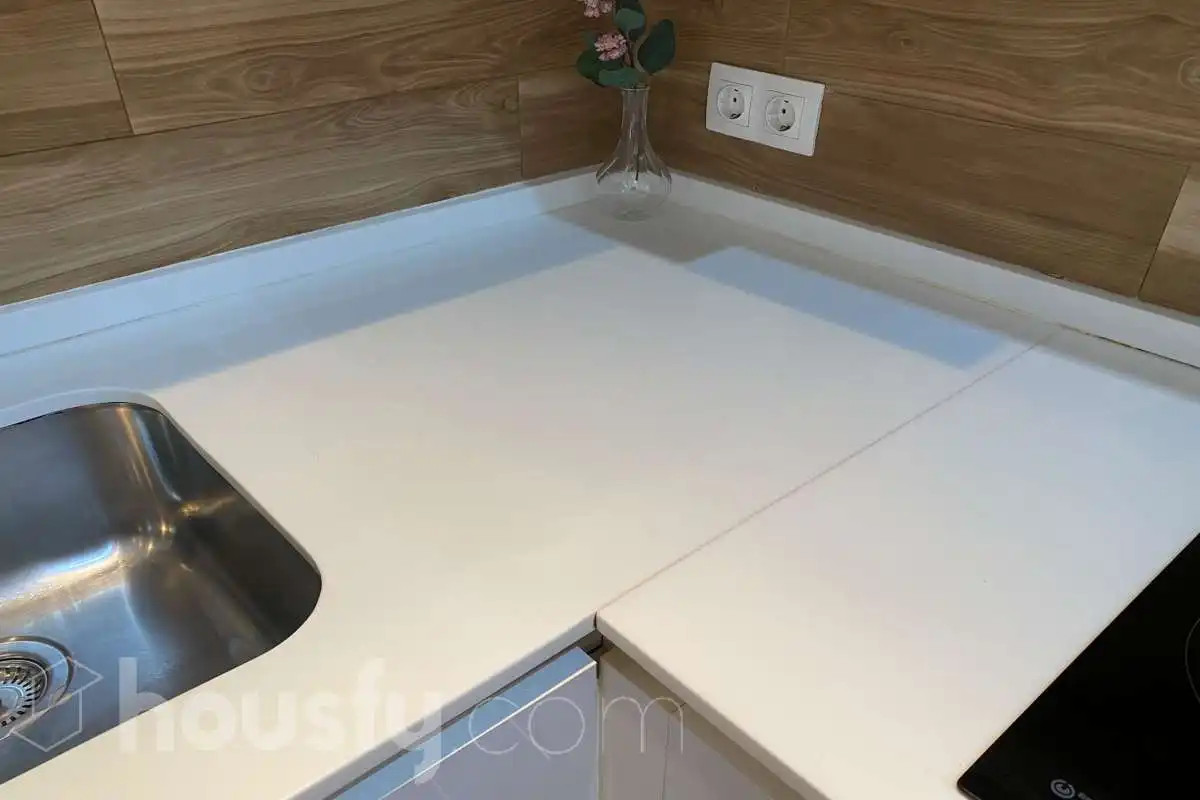 Cuina de Pis de lloguer en Sevilla amb Aire condicionat, Calefacció i Moblat