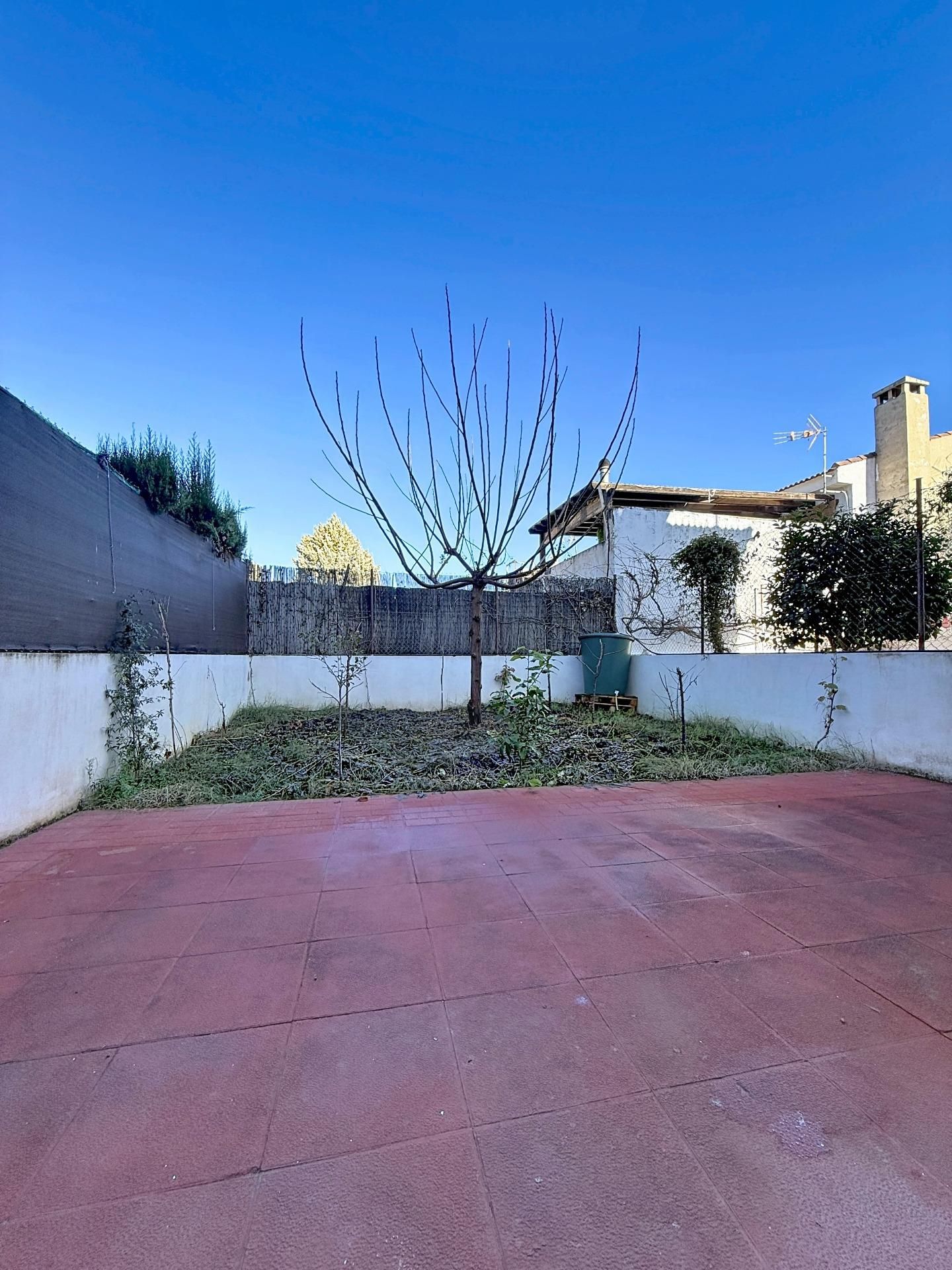 Jardí de Casa adosada en venda en La Zubia amb Aire condicionat i Jardí privat