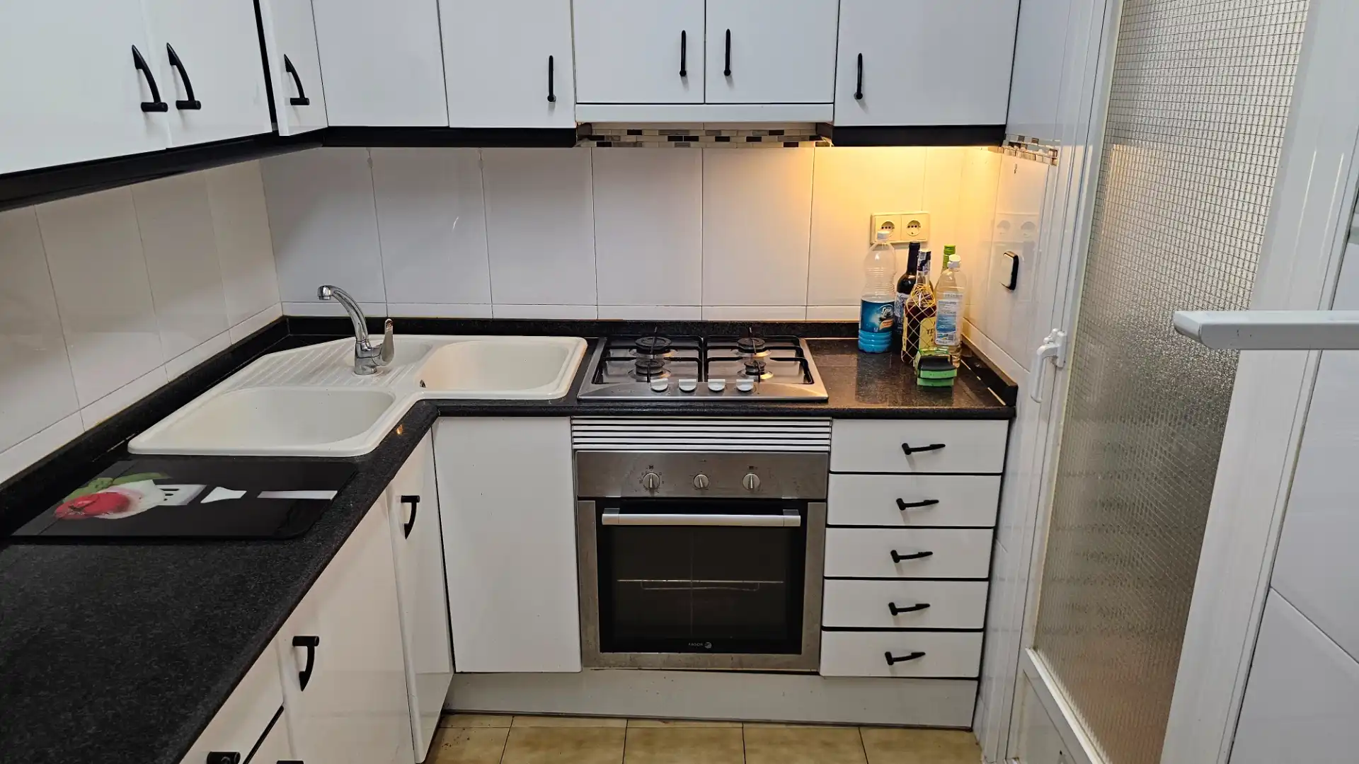 Cocina de Piso en venta en Santa Coloma de Gramenet con Aire acondicionado y Horno