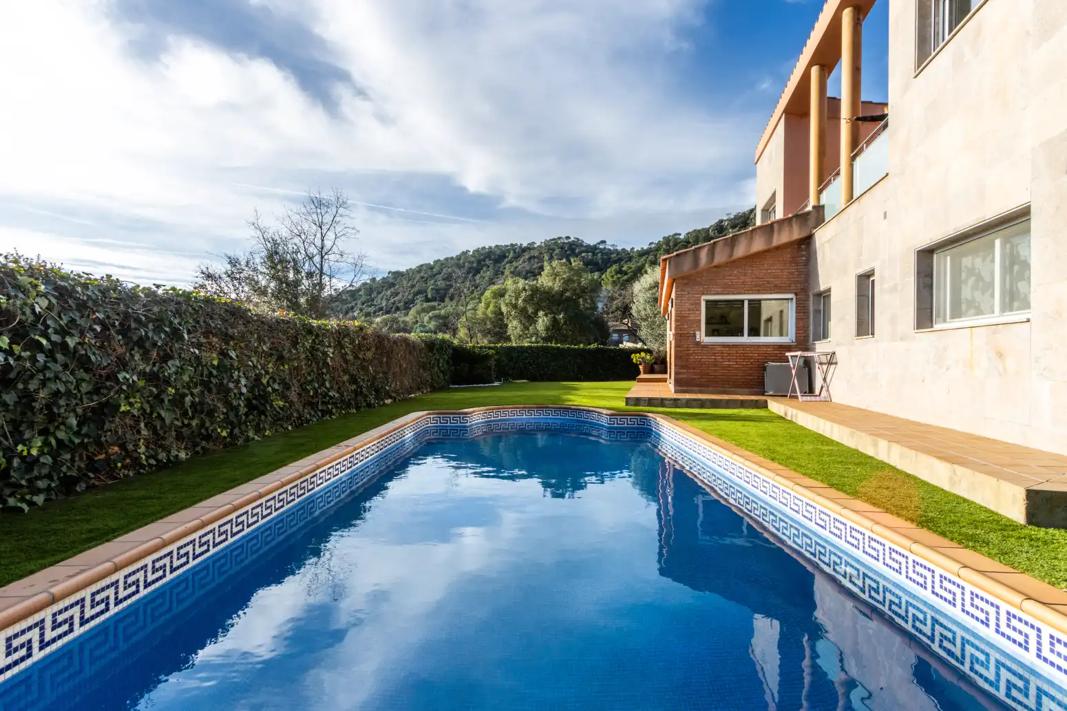 Piscina de Casa o xalet en venda en Matadepera amb Aire condicionat, Calefacció i Jardí privat