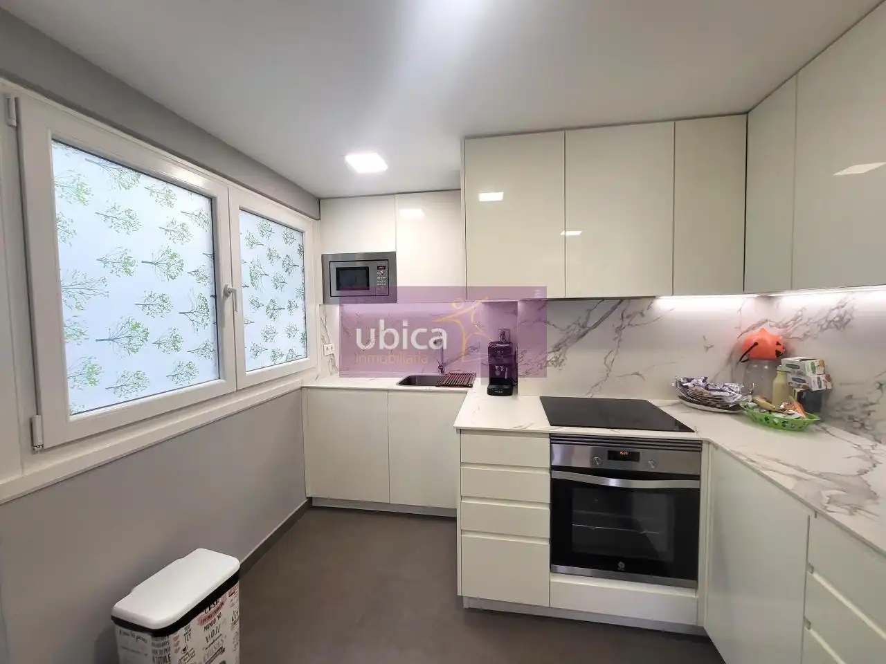 Cocina de Piso en venta en Vigo  con Calefacción y Trastero