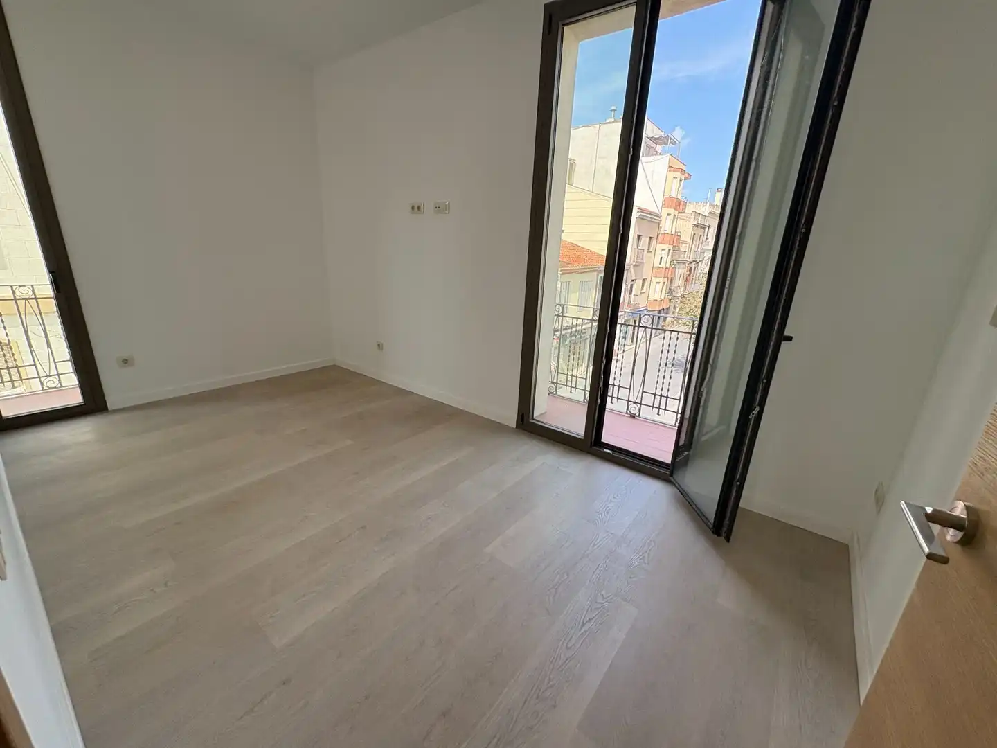 Dormitori de Pis de lloguer en Mataró amb Aire condicionat, Calefacció i Terrassa