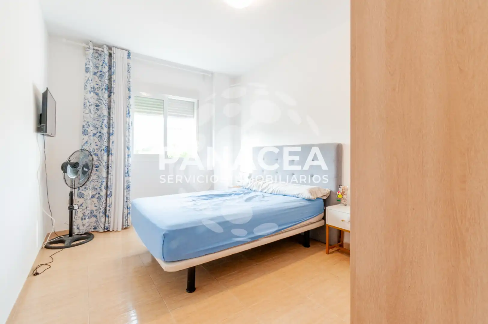 Habitación de Piso en venta en El Ejido con Amueblado, TV y Balcón