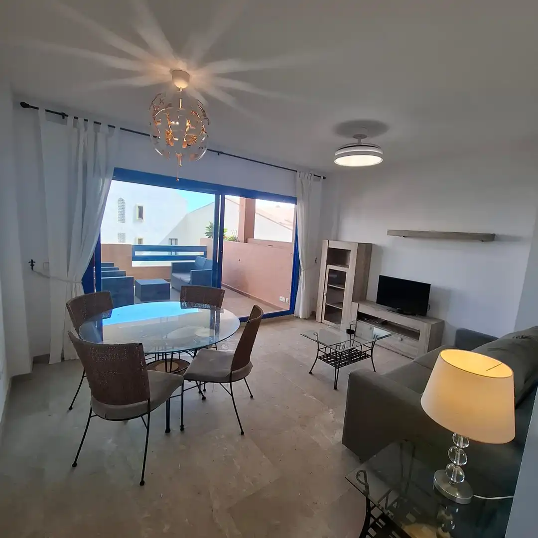 Sala d'estar de Apartament en venda en Manilva amb Aire condicionat, Calefacció i Terrassa