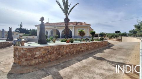 Chalet exclusivo con casa de invitados, piscina y parcela de 2.300 m en ElcheAlicante