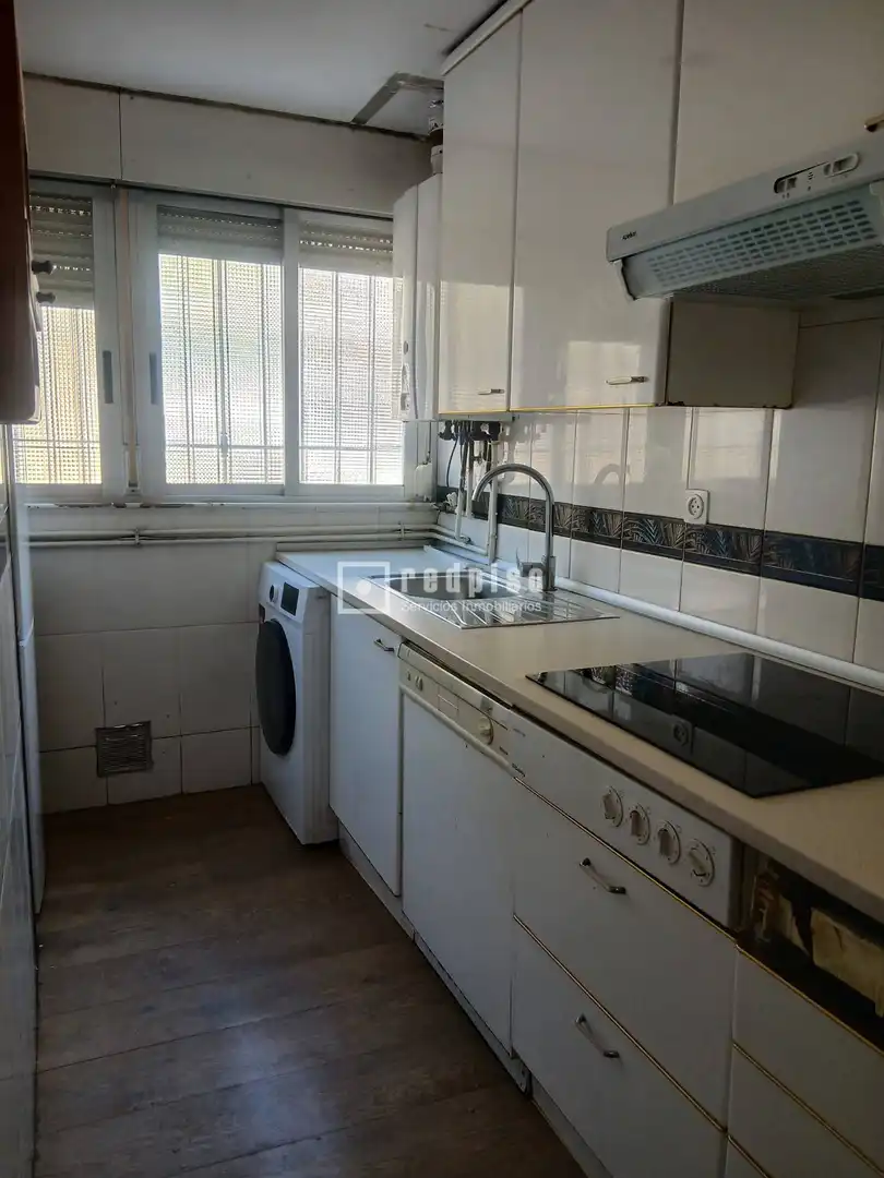 Cuina de Pis en venda en Madrid amb Calefacció, Jardí privat i Terrassa