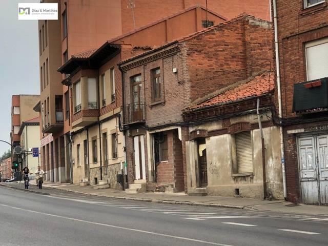 Casa-chalet en Venta en Trobajo del Camino