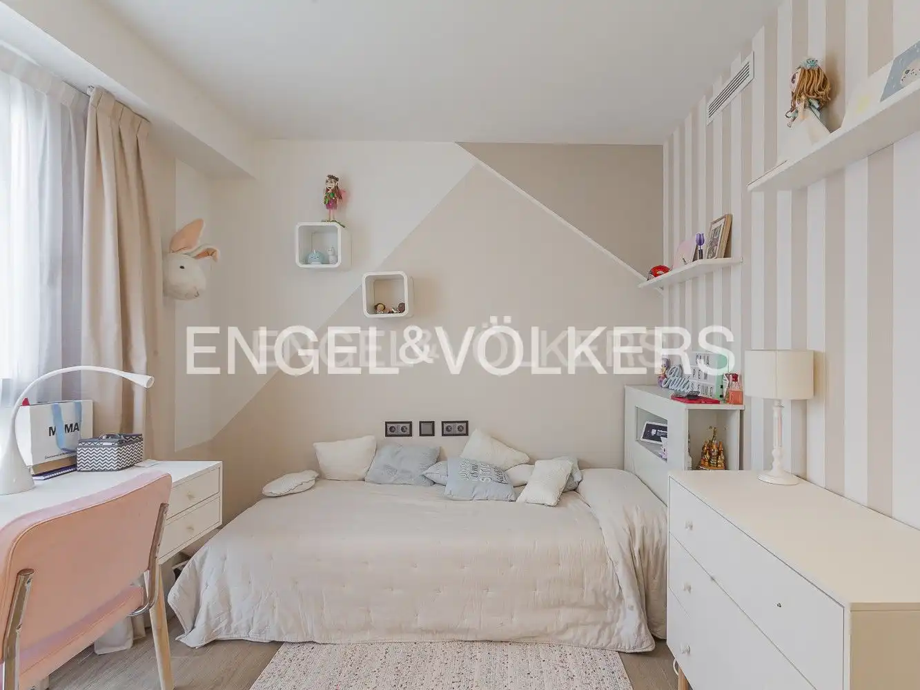 Bedroom of Attic for sale in Sant Cugat del Vallès  with Air Conditioner, Heating and Private garden