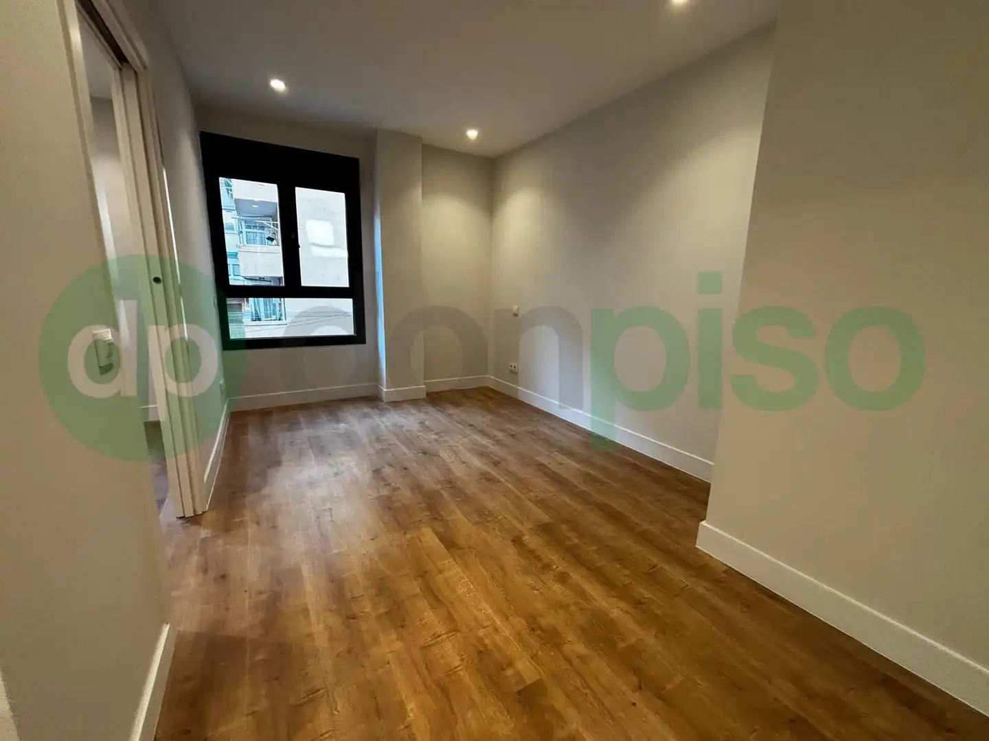 Bedroom of Flat for sale in Madrid  with Air Conditioner, Parquet flooring and Furnished