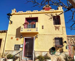 Vista exterior de Casa o xalet en venda en Andilla amb Terrassa