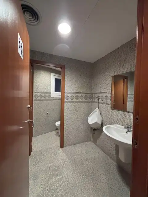 Baño de Oficina en venta en Lleida con Aire acondicionado, Calefacción y Amueblado