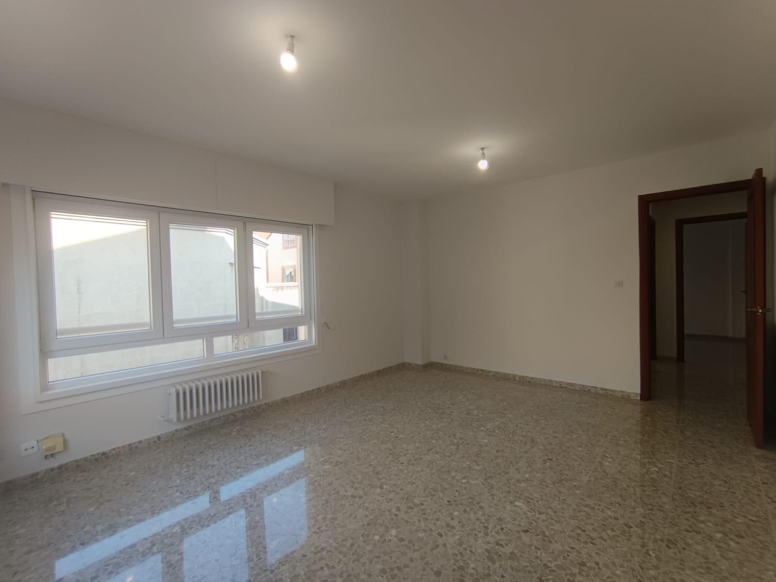 Sala d'estar de Pis de lloguer en A Coruña Capital  amb Calefacció i Traster