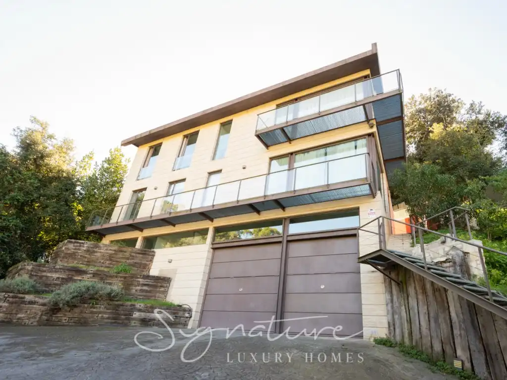 Vista exterior de Casa o chalet en venta en Barcelona con Aire acondicionado