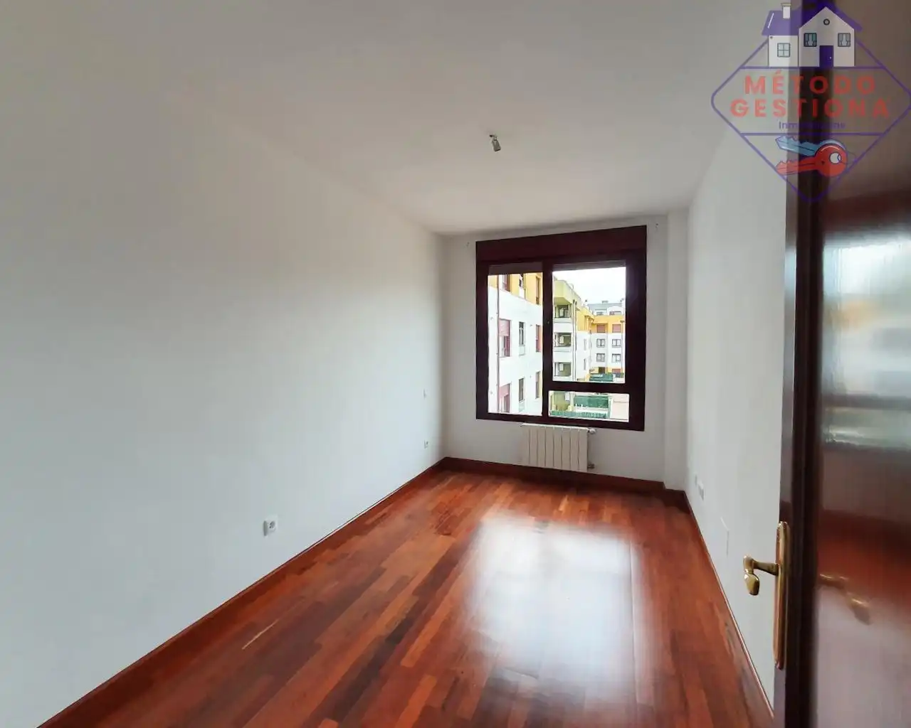 Habitación de Piso en venta en Entrambasaguas con Calefacción, Balcón y Piscina comunitaria