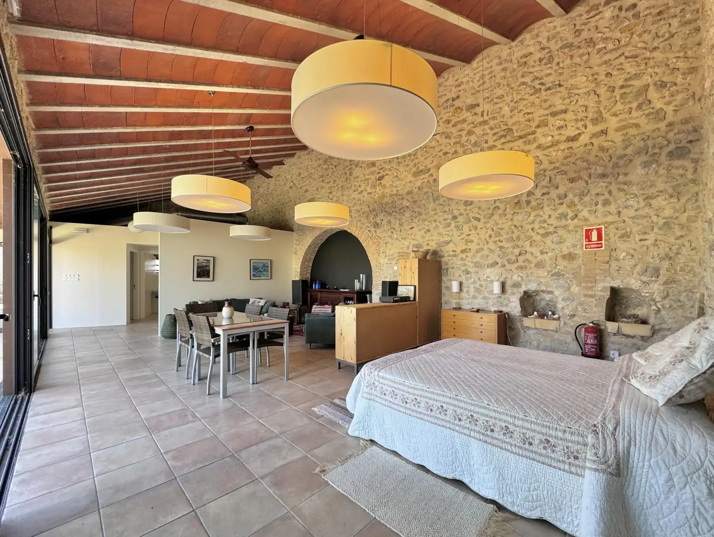 Sala d'estar de Casa adosada en venda en Terrades amb Calefacció, Jardí privat i Terrassa