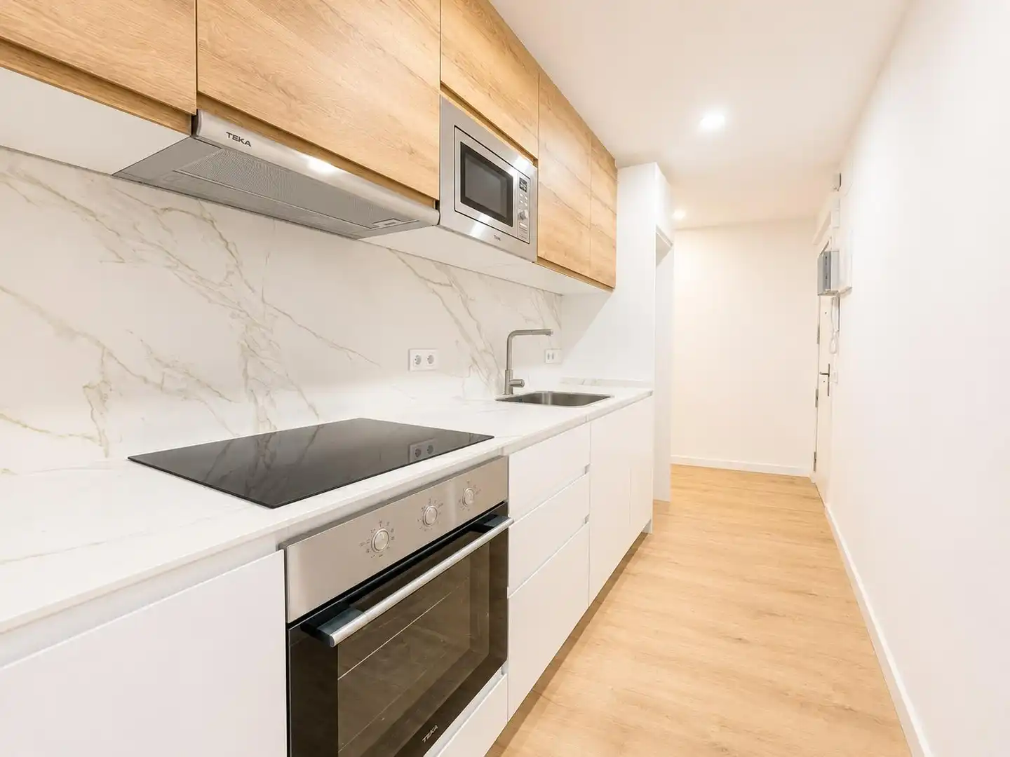 Piso con terraza en venta en Carrer dels Pirineus, imagen 5