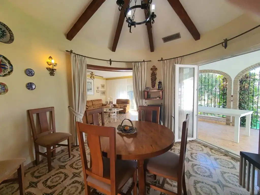 Chalet con jardín en venta en Centro Internacional, imagen 3