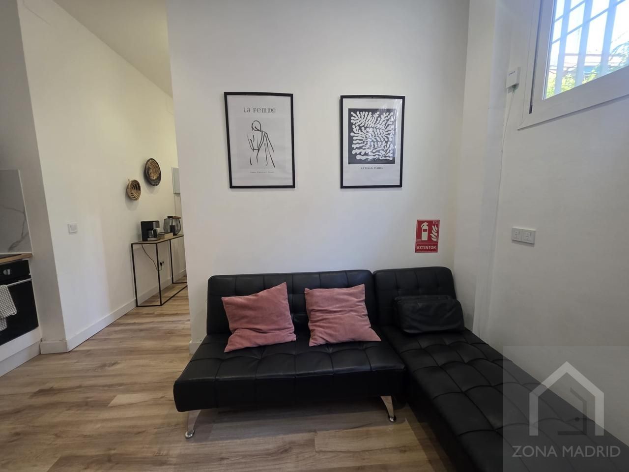 Sala d'estar de Planta baixa en venda en  Madrid Capital amb Aire condicionat