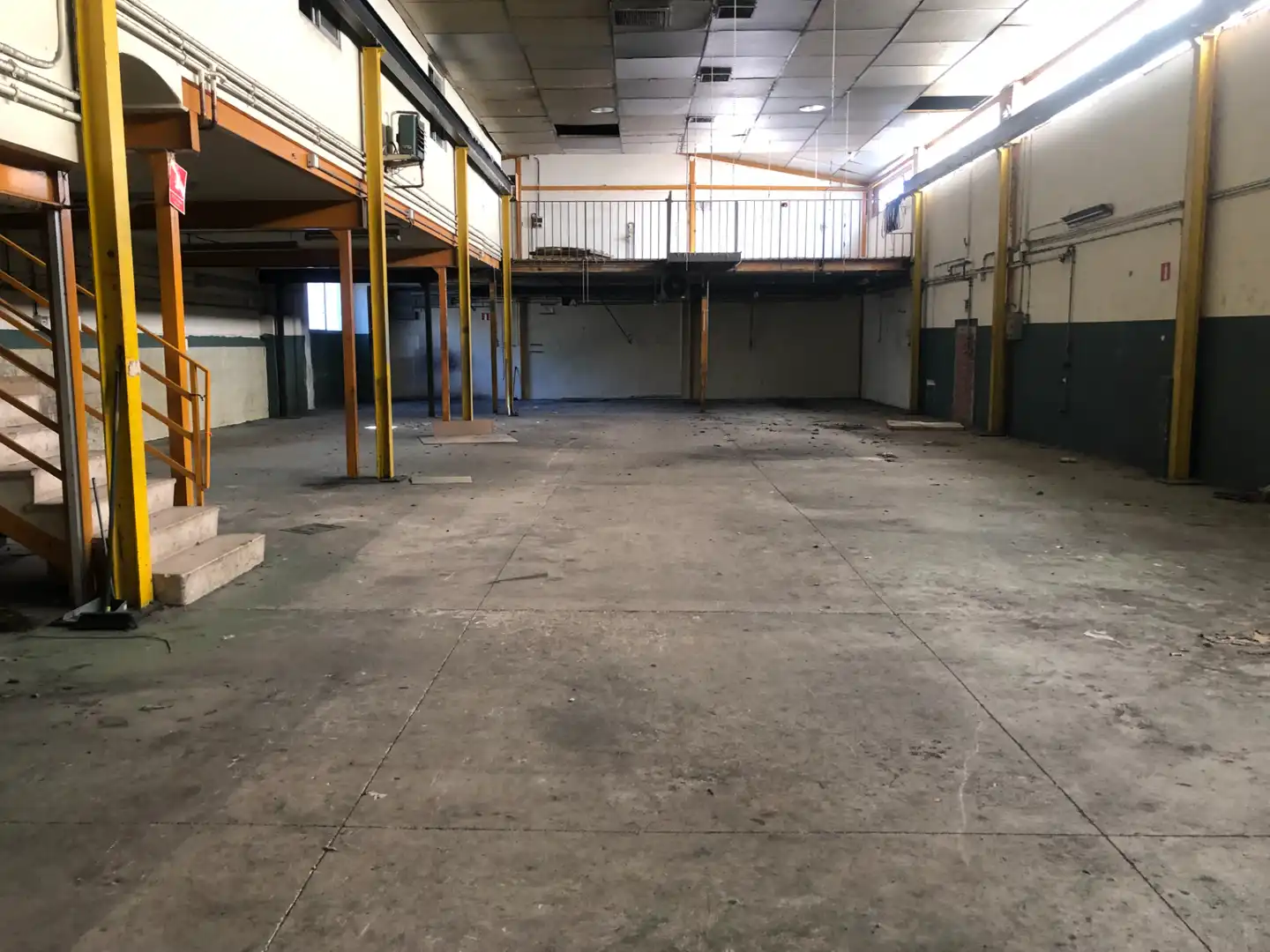 Fabrikhallen zur Miete in Alcoy / Alcoi