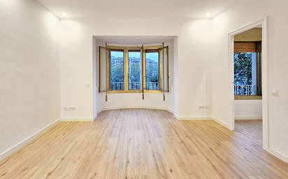 Bedroom of Flat for sale in  Barcelona Capital  with Air Conditioner, Heating and Parquet flooring