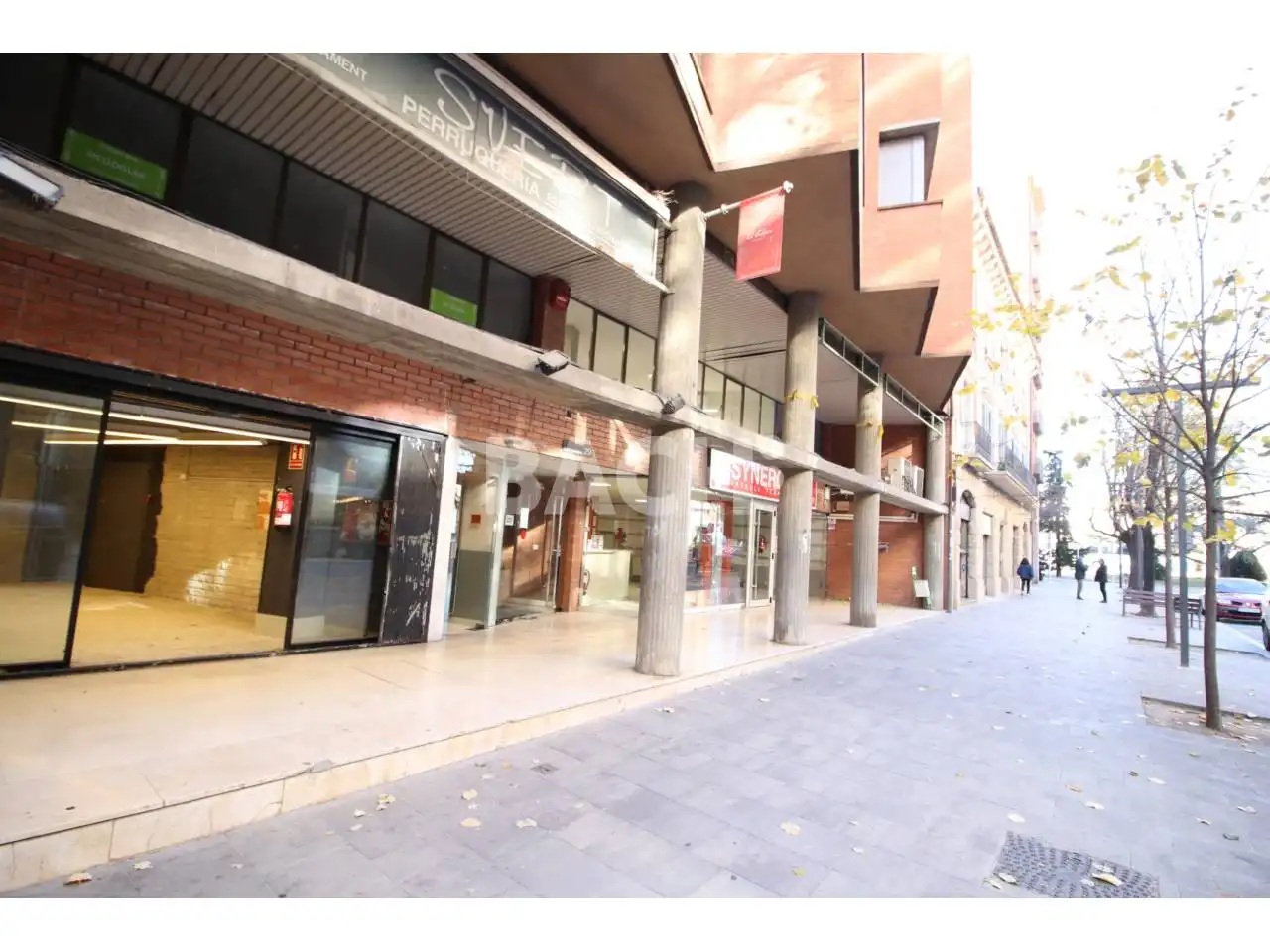 Locale commerciale in affitto a Calle Jacint Verdaguer 29