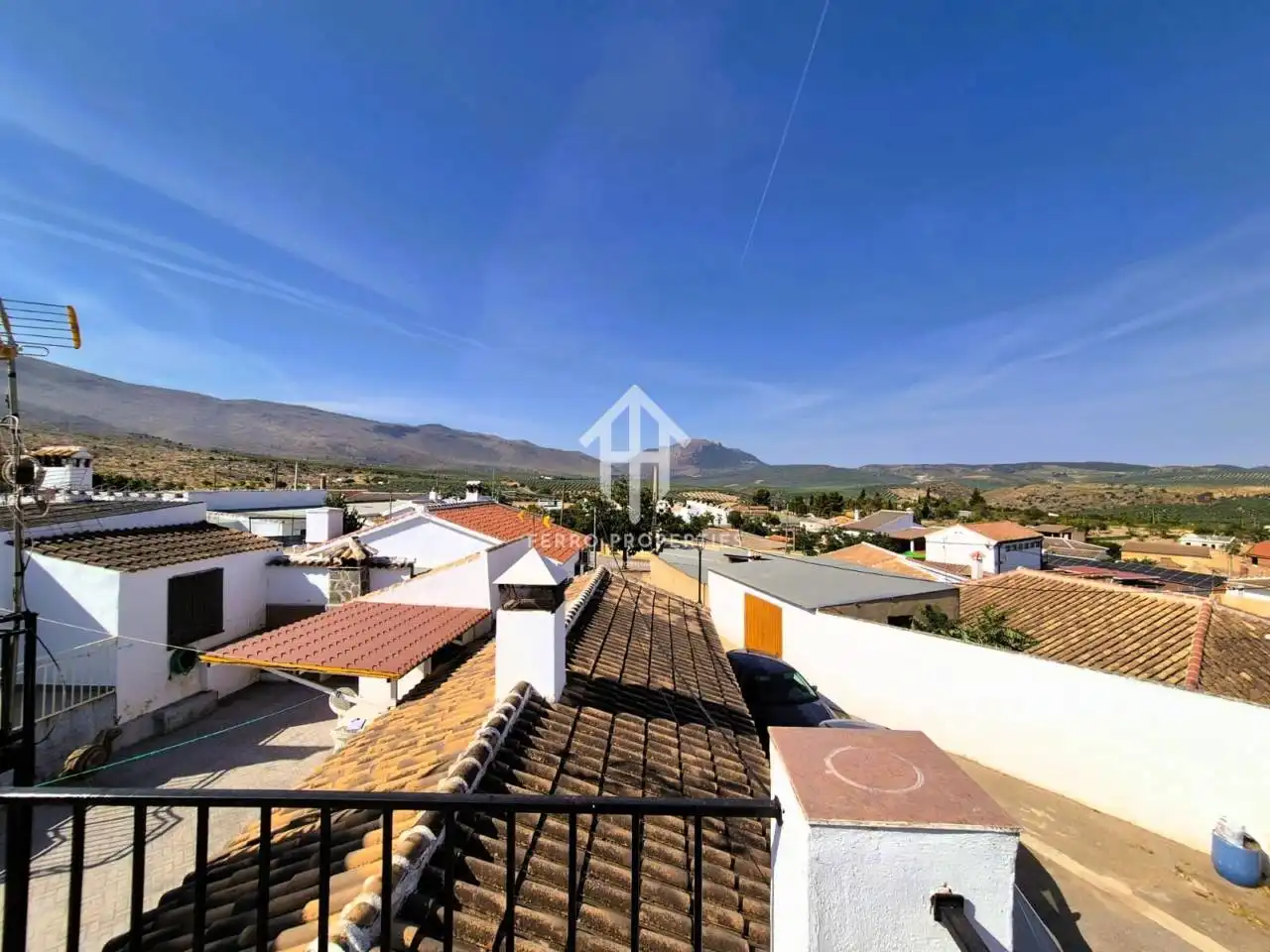 Vista exterior de Casa o xalet en venda en Loja amb Terrassa, Piscina i Moblat