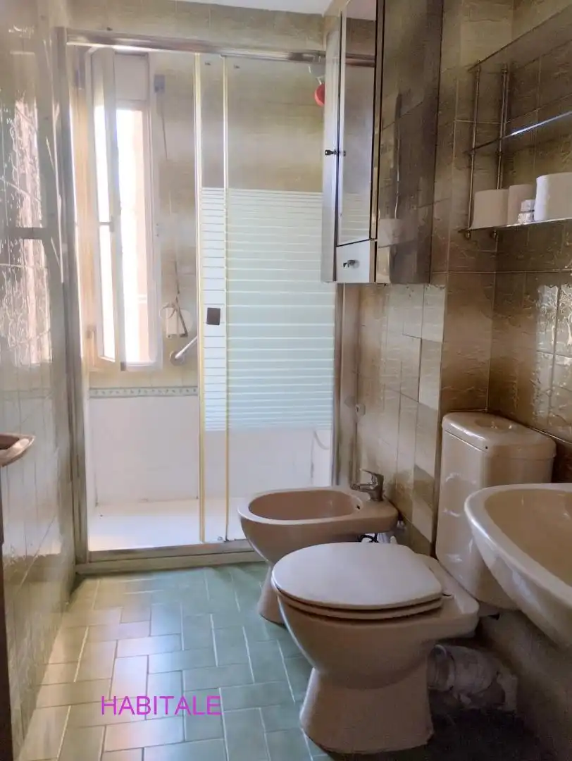 Bathroom of Flat for sale in Zaragoza  with Storage room