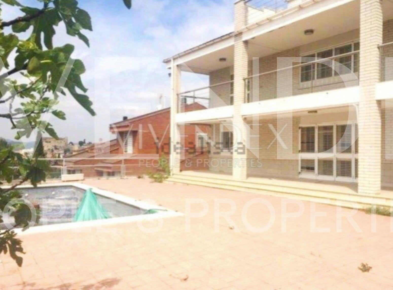 Piscina de Casa o xalet en venda en El Papiol amb Terrassa, Piscina i Balcó