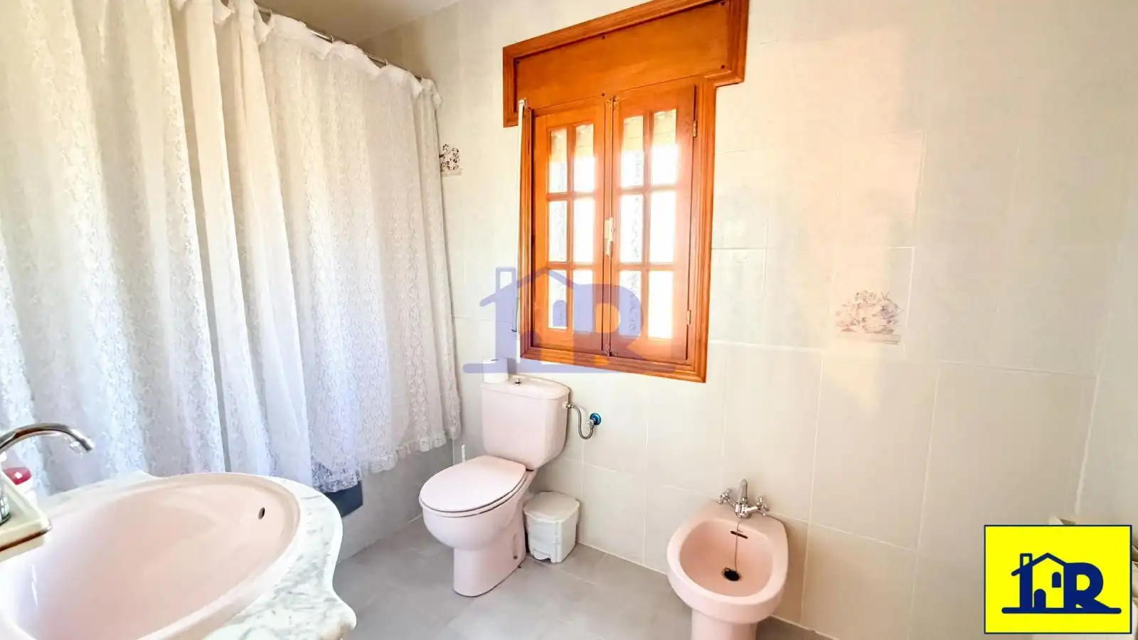 Baño de Casa o chalet en venta en Fuentes con Calefacción, Terraza y Trastero