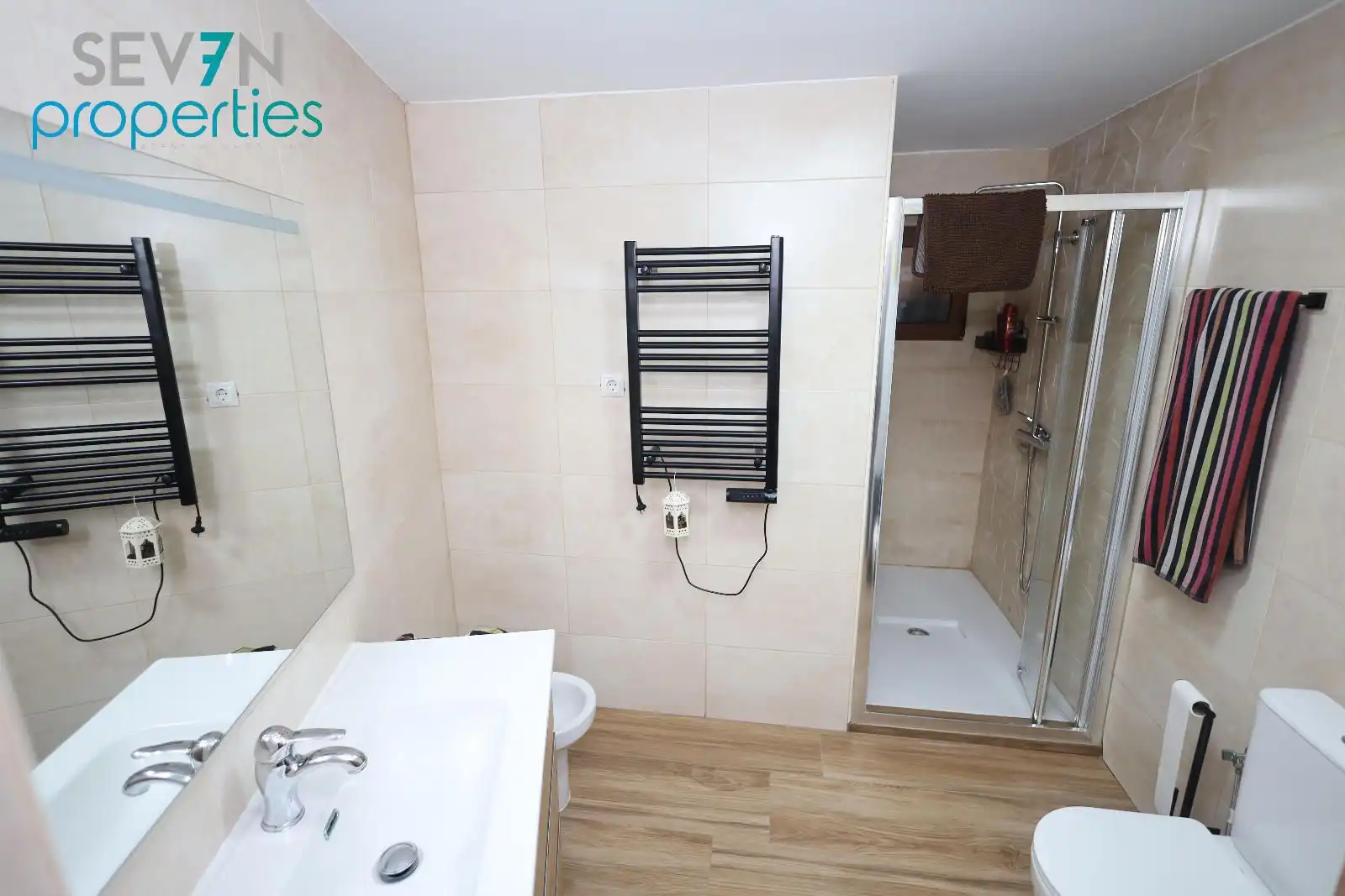 Bathroom of Detached homes for sale in Méntrida  with Air Conditioner, Heating and Parquet flooring