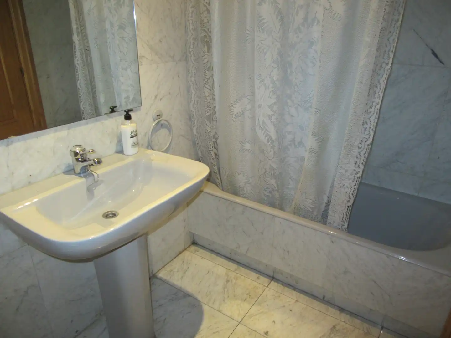Baño de Piso de alquiler en Zaragoza con Calefacción, Amueblado y Lavadora