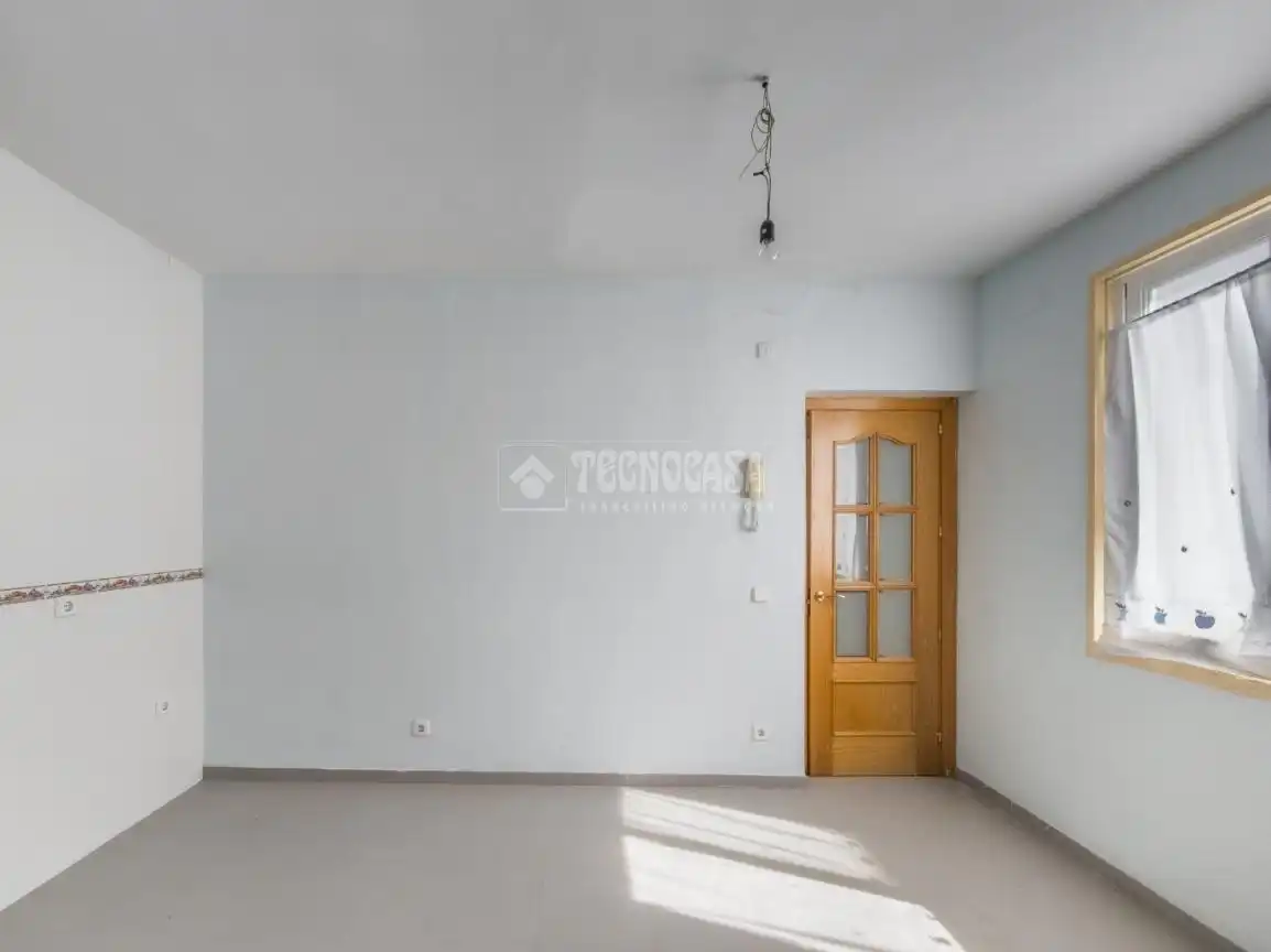Habitación de Piso en venta en Madrid con Alarma