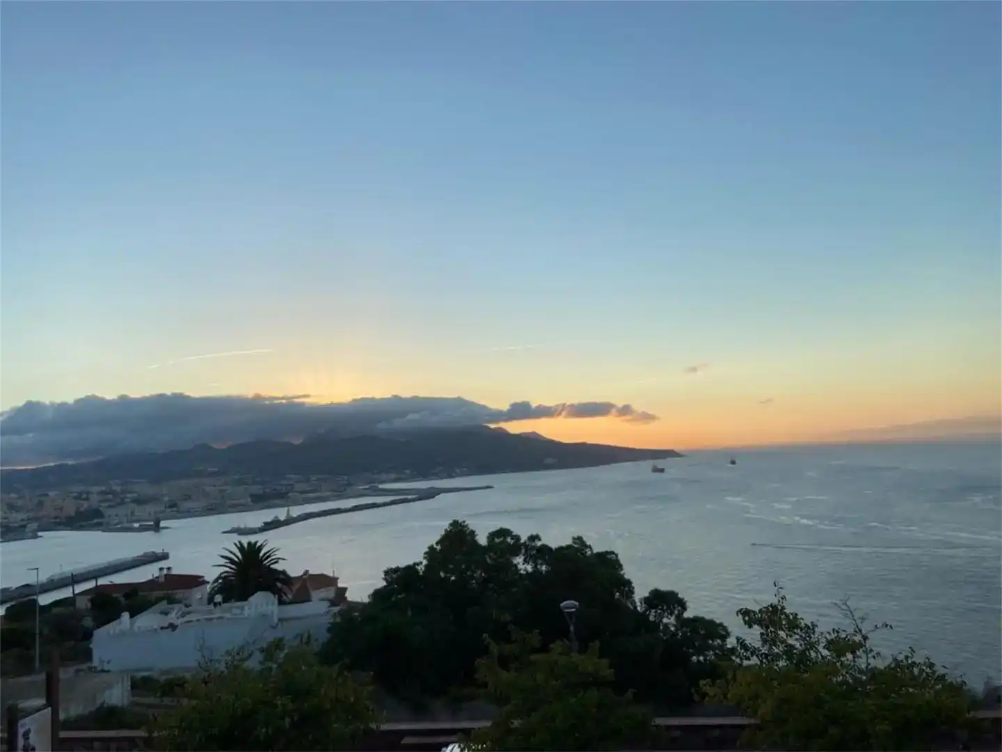 Vista exterior de Ático en venta en Ceuta con Aire acondicionado y Trastero
