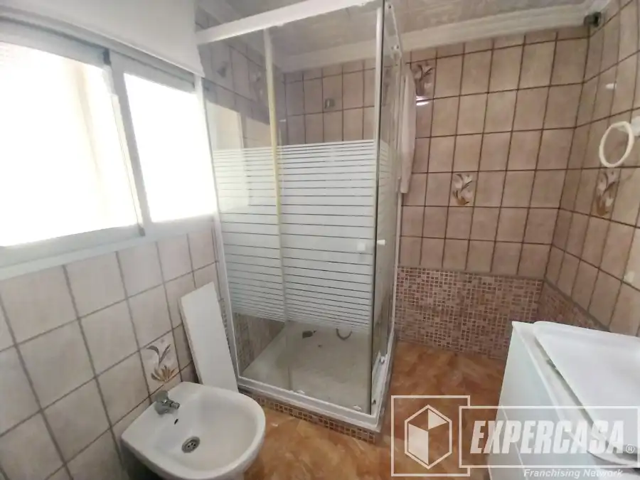 Badezimmer von Country house zum Verkauf in Torrent mit Terrasse