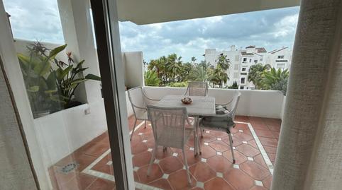 Foto 2 de Piso de alquiler en Villacana - Costalita - Saladillo, Estepona