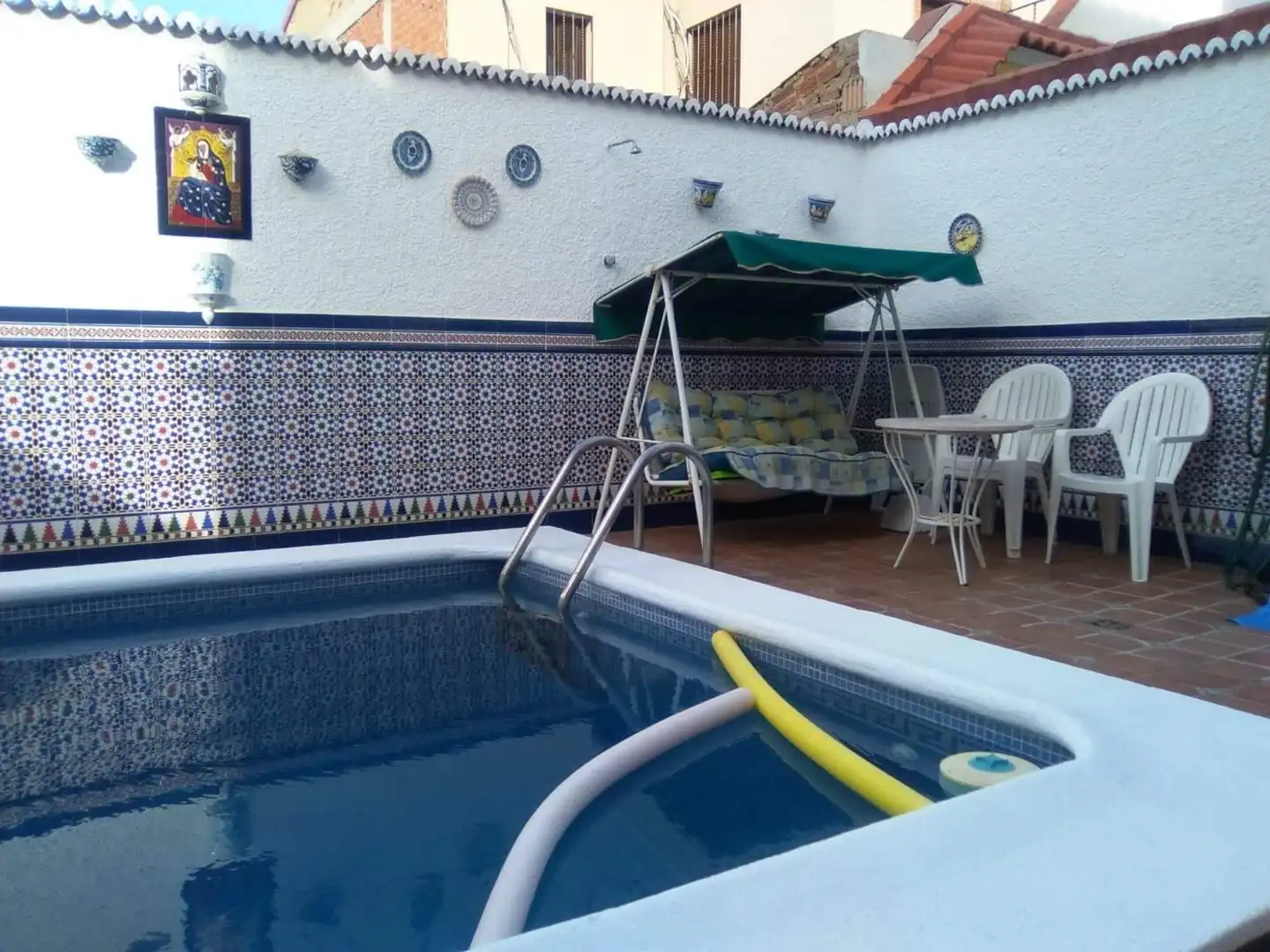 Piscina de Casa adosada en venda en Archidona amb Aire condicionat, Calefacció i Jardí privat