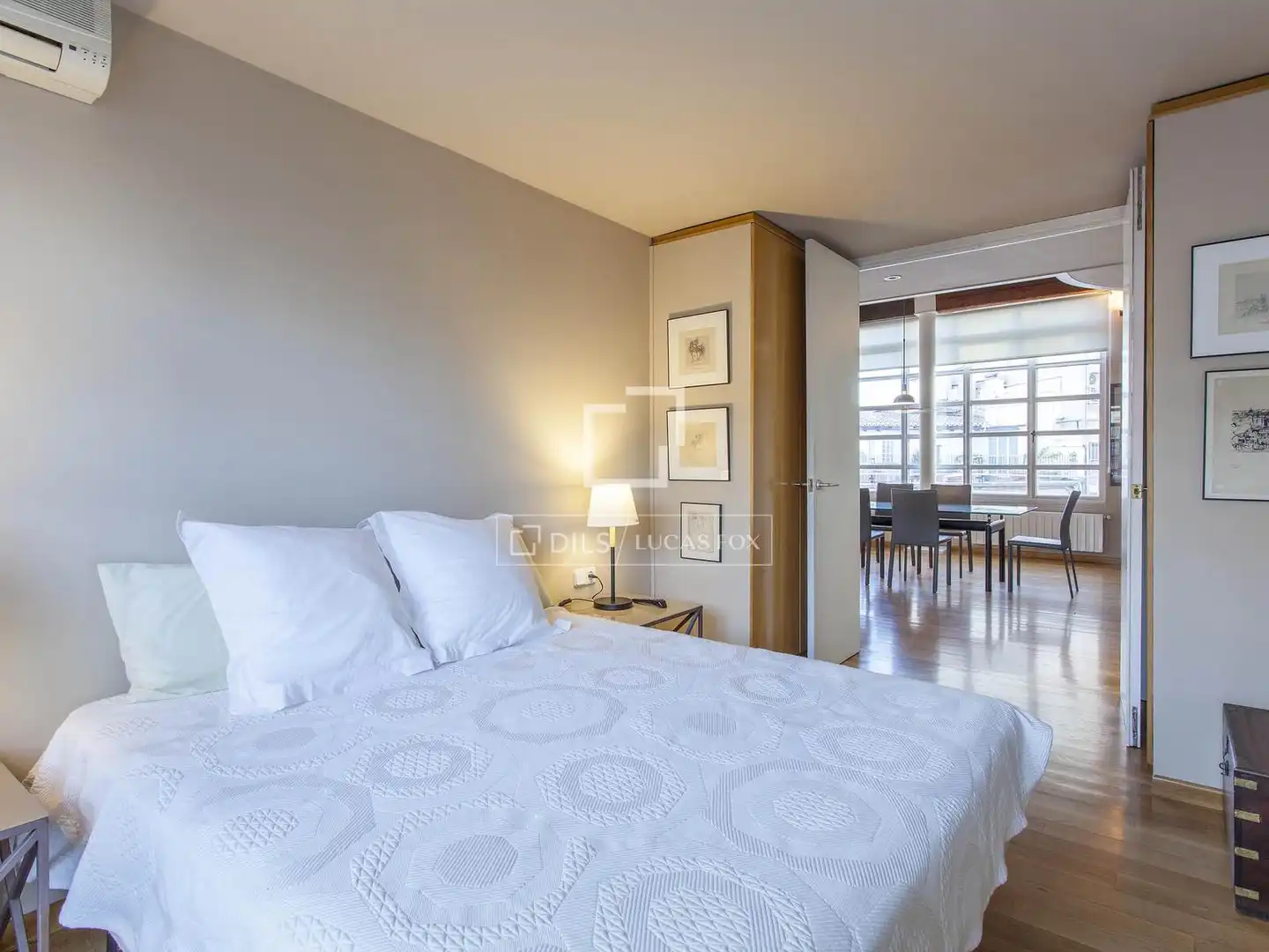 Schlafzimmer von Dachboden zur Miete in Valencia mit Klimaanlage, Heizung und Parkett