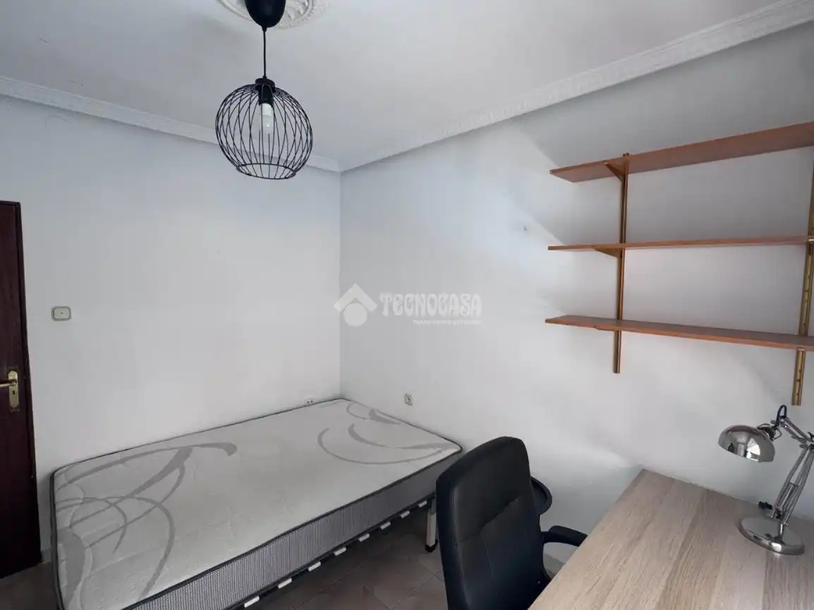 Habitación de Piso en venta en León Capital  con Calefacción