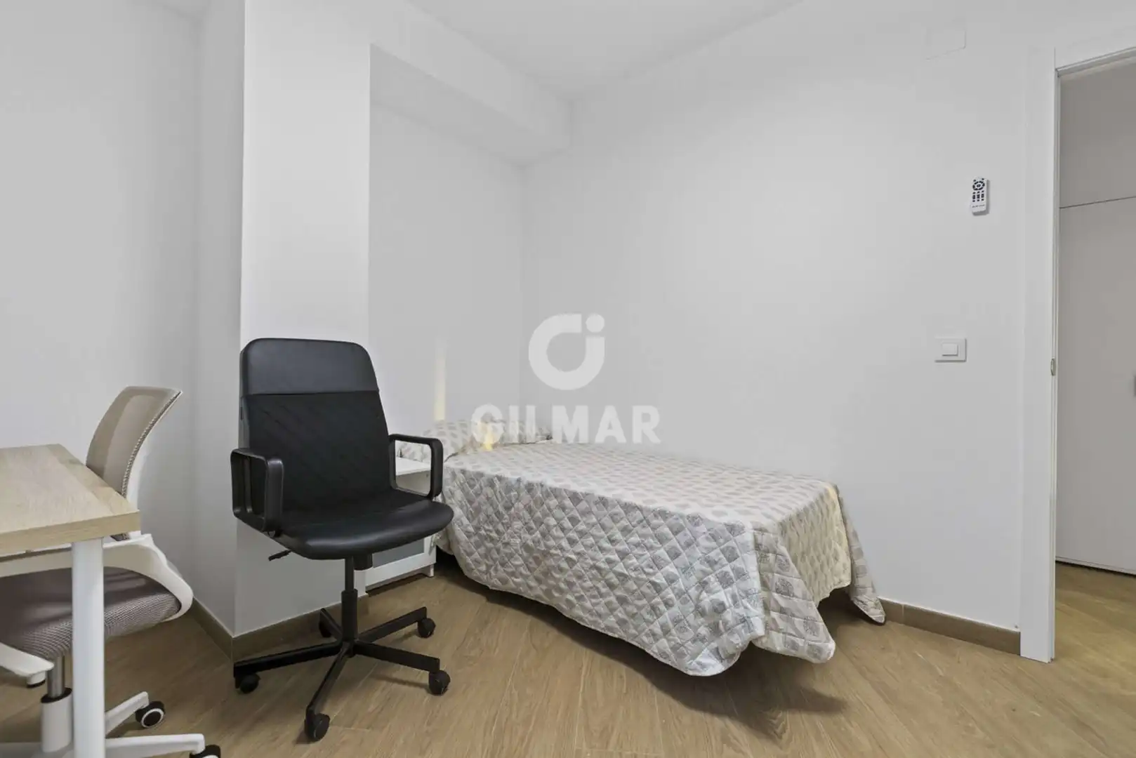Habitación de Piso en venta en Sevilla con Calefacción y Jardín privado