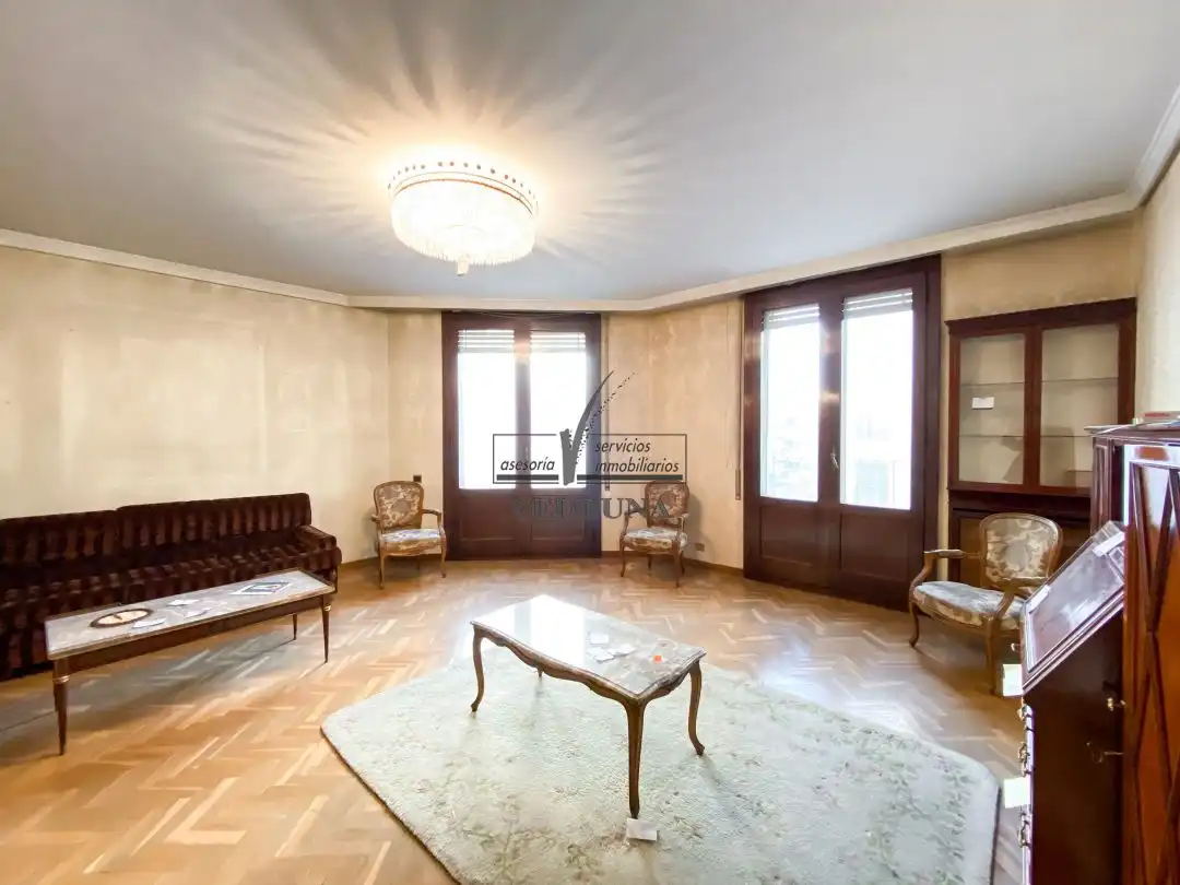Living room of Flat for sale in Zaragoza  with Heating and Balcony