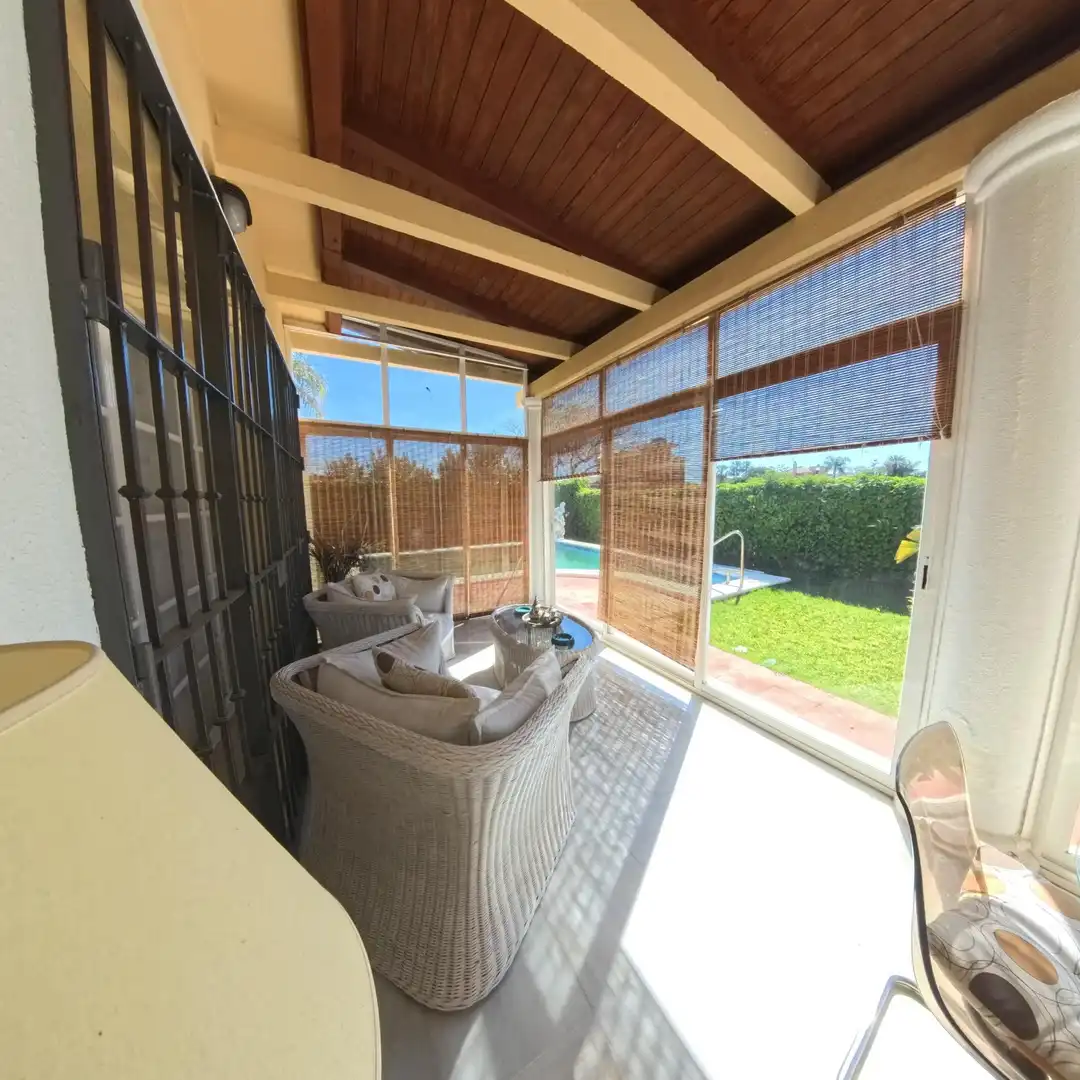 Terrassa de Casa o xalet en venda en Chiclana de la Frontera amb Aire condicionat, Jardí privat i Traster