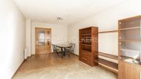 Sala d'estar de Apartament en venda en  Madrid Capital amb Calefacció, Parquet i Traster