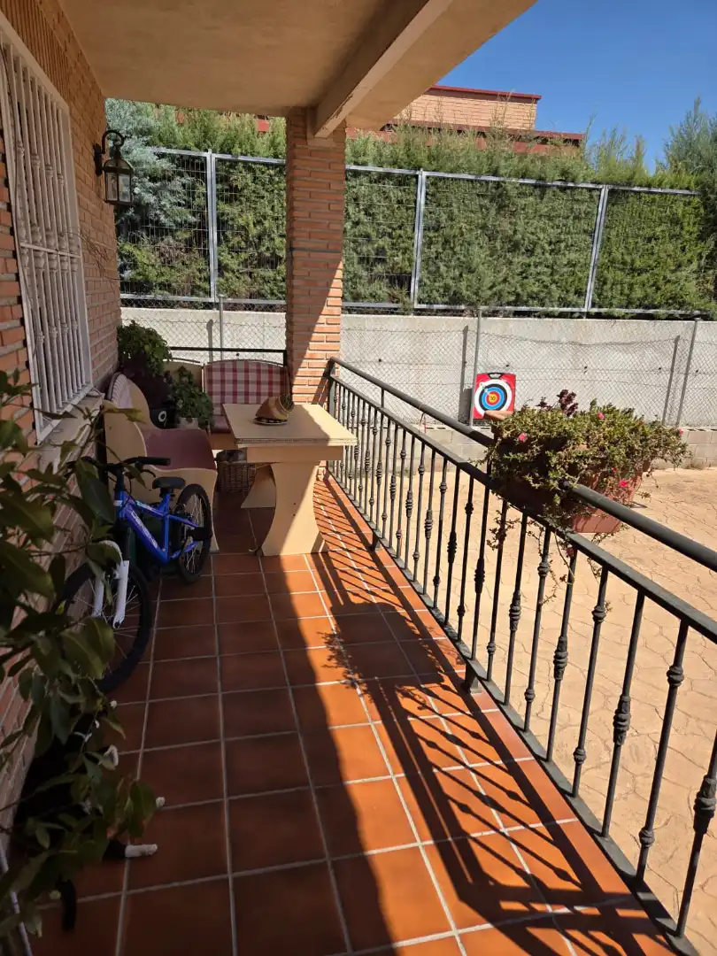 Chalet con piscina en venta en Calle de Santander 127, imagen 4