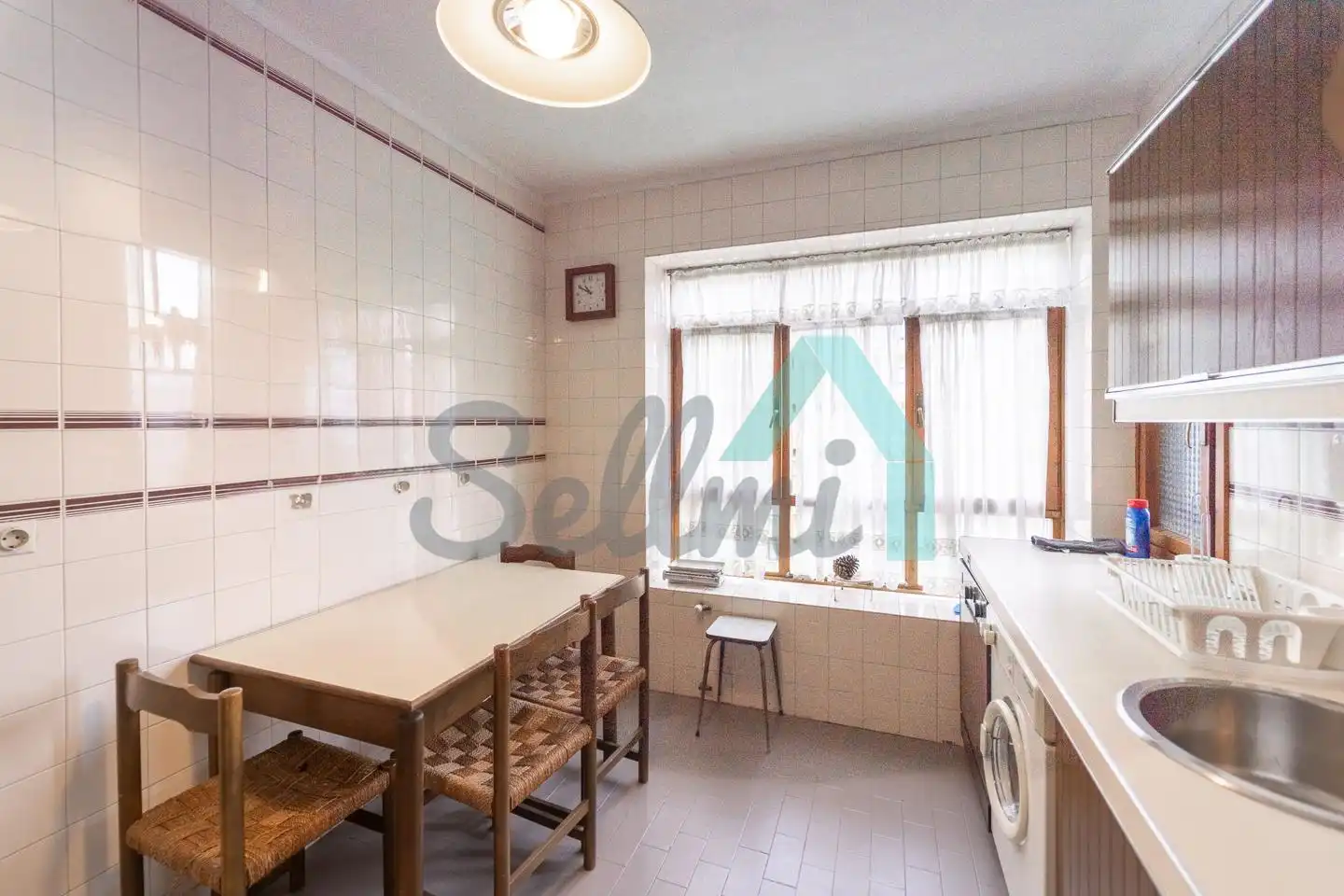 Kitchen of Flat for share in Oviedo   with Heating, Parquet flooring and Furnished