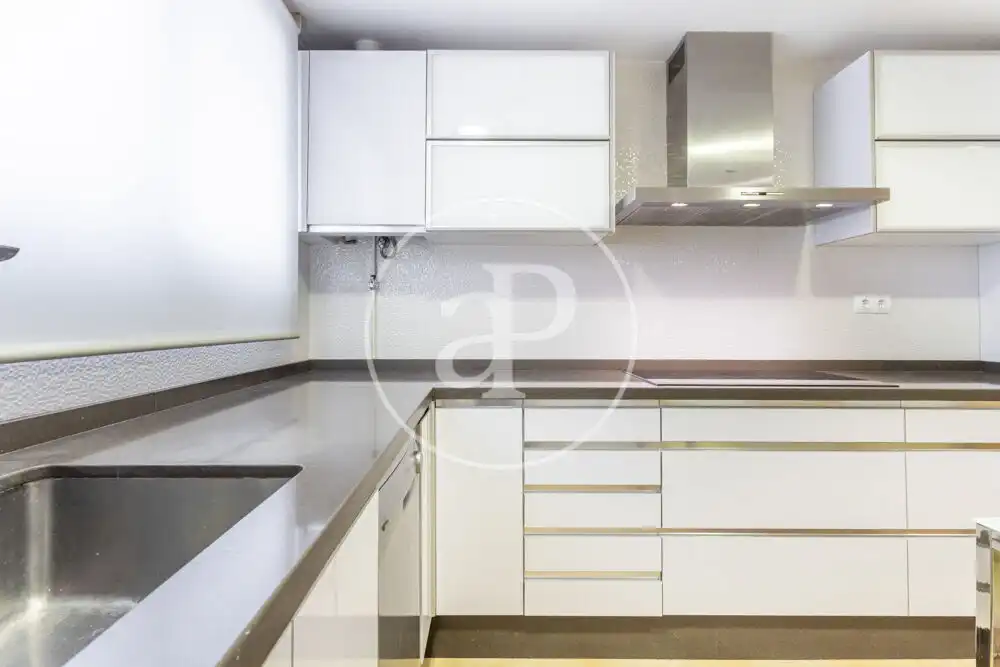 Cocina de Dúplex de alquiler en Burjassot con Aire acondicionado, Calefacción y Amueblado