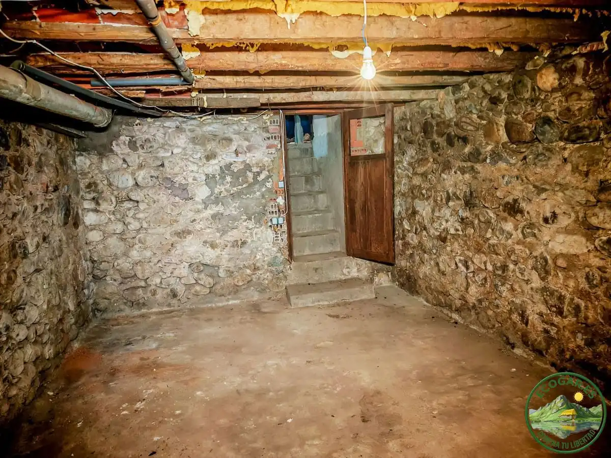 Haus oder Chalet zum Verkauf in Ponferrada mit Heizung, Privatgarten und Parkett