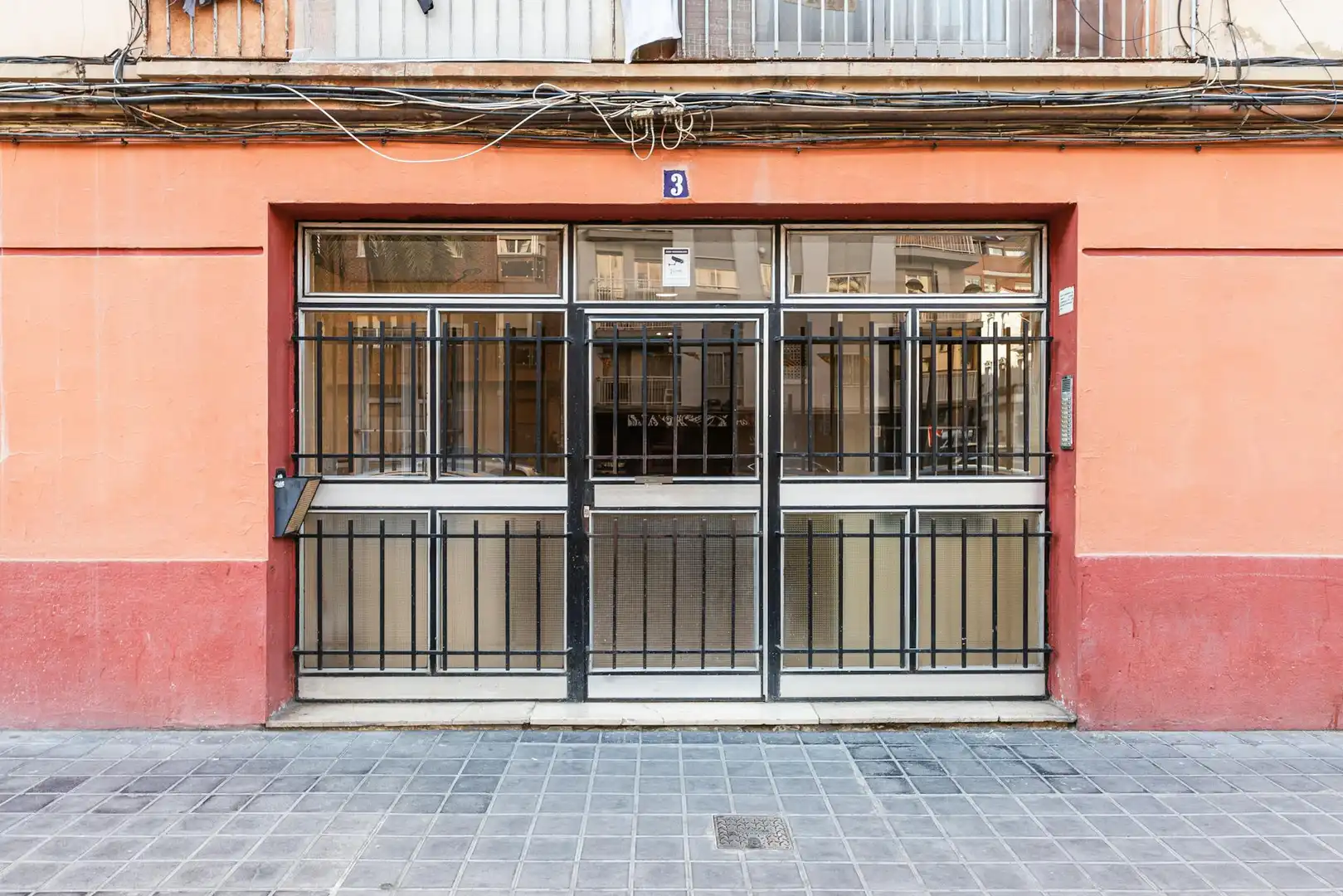 Vista exterior de Piso para compartir en Valencia con Calefacción, Amueblado y Lavadora